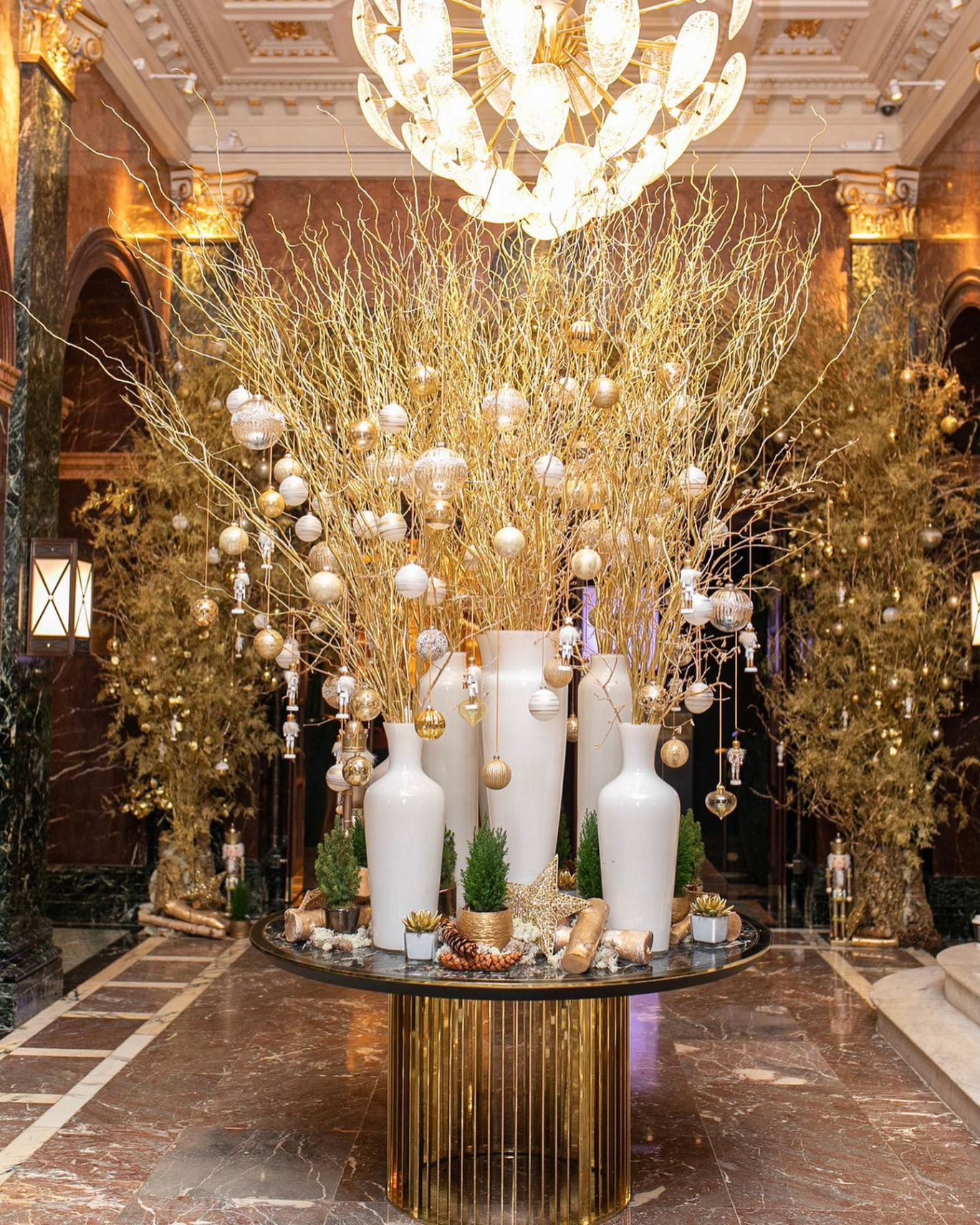 Christmas Decoration Ideas from top hotels worldwide - The Hotel