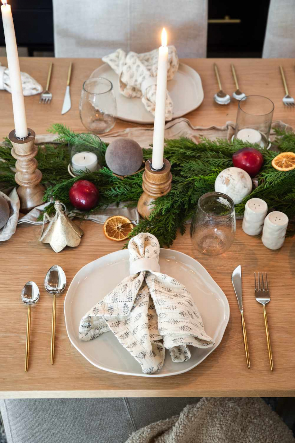 Christmas Table Decorating Ideas for Holiday Cheer