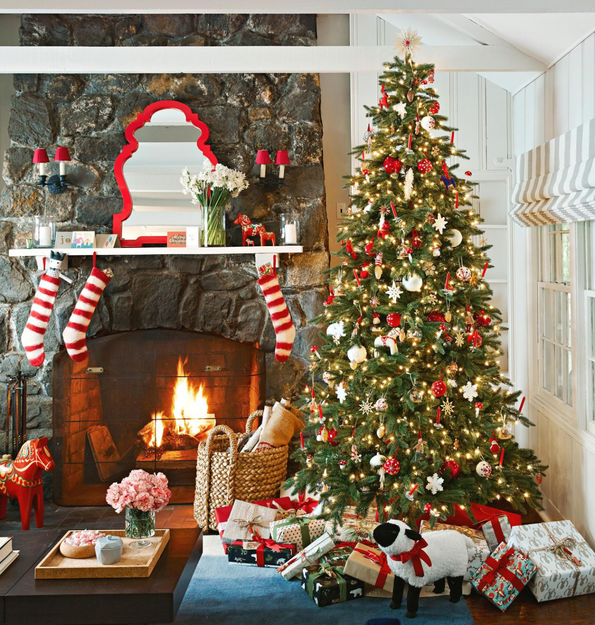 Creative Christmas Tree Themes to Show Off Your Personality