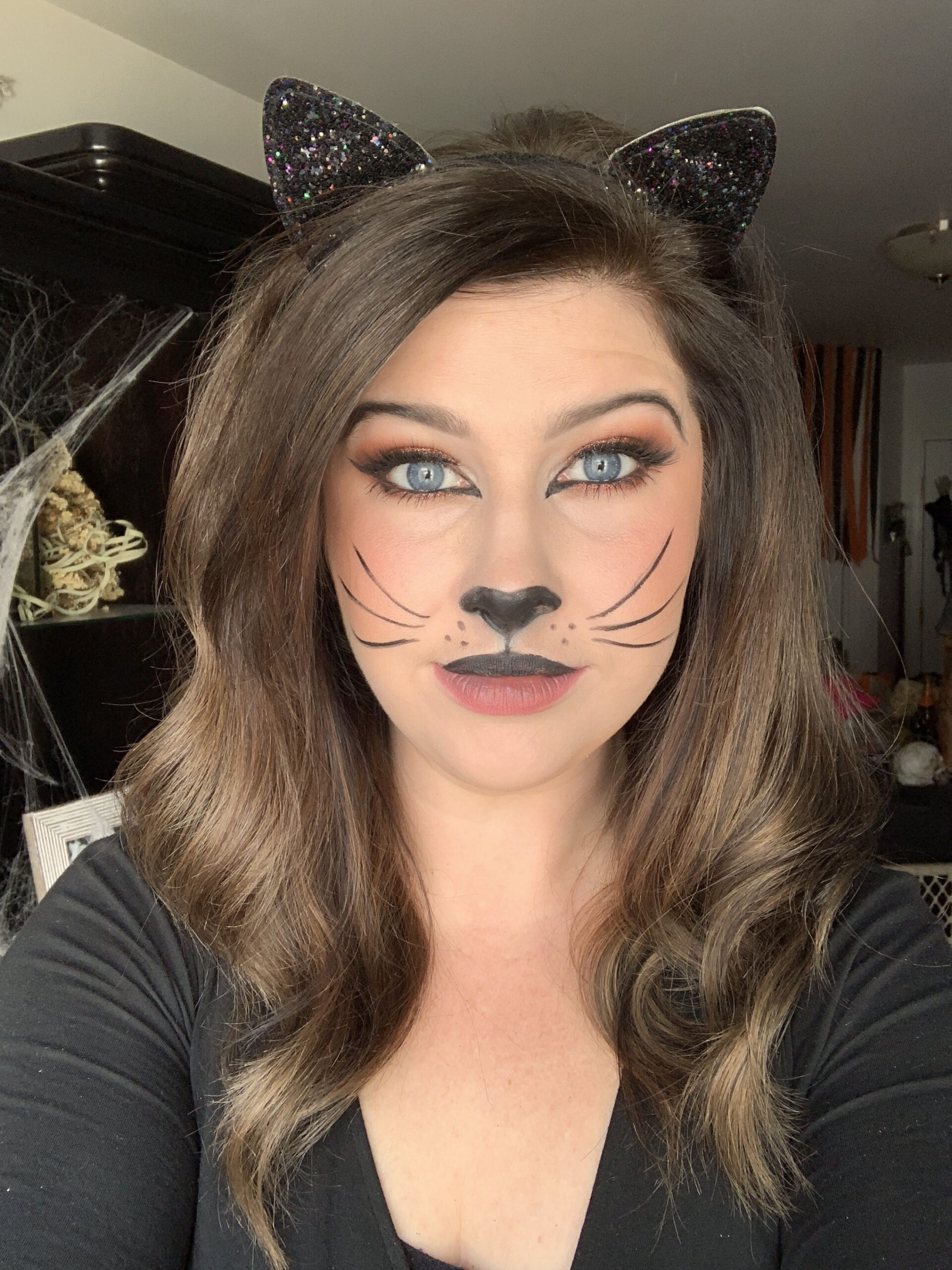 Easy cat makeup #halloween #halloweenmakeup #catmakeup #blackcat