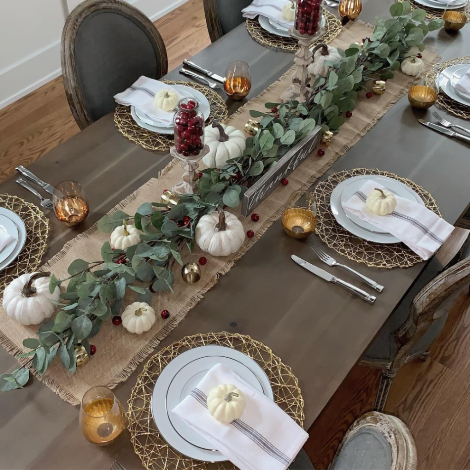 Farmhouse Thanksgiving table decor – Farmhouse Hub  Thanksgiving