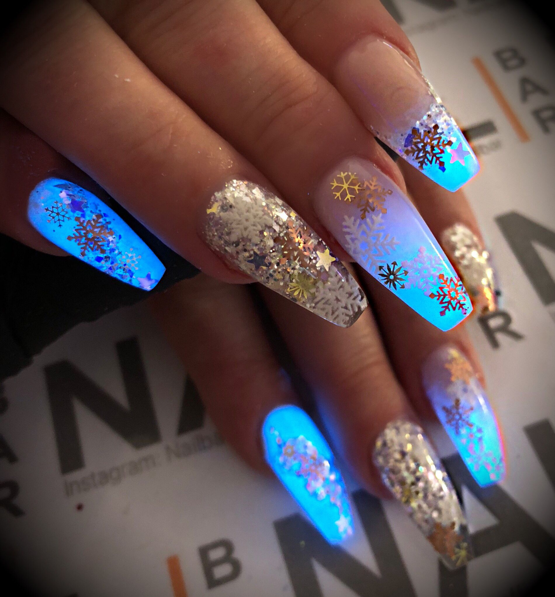 Glowing winter wonderland  Quinceanera nails, Christmas nails, Nails