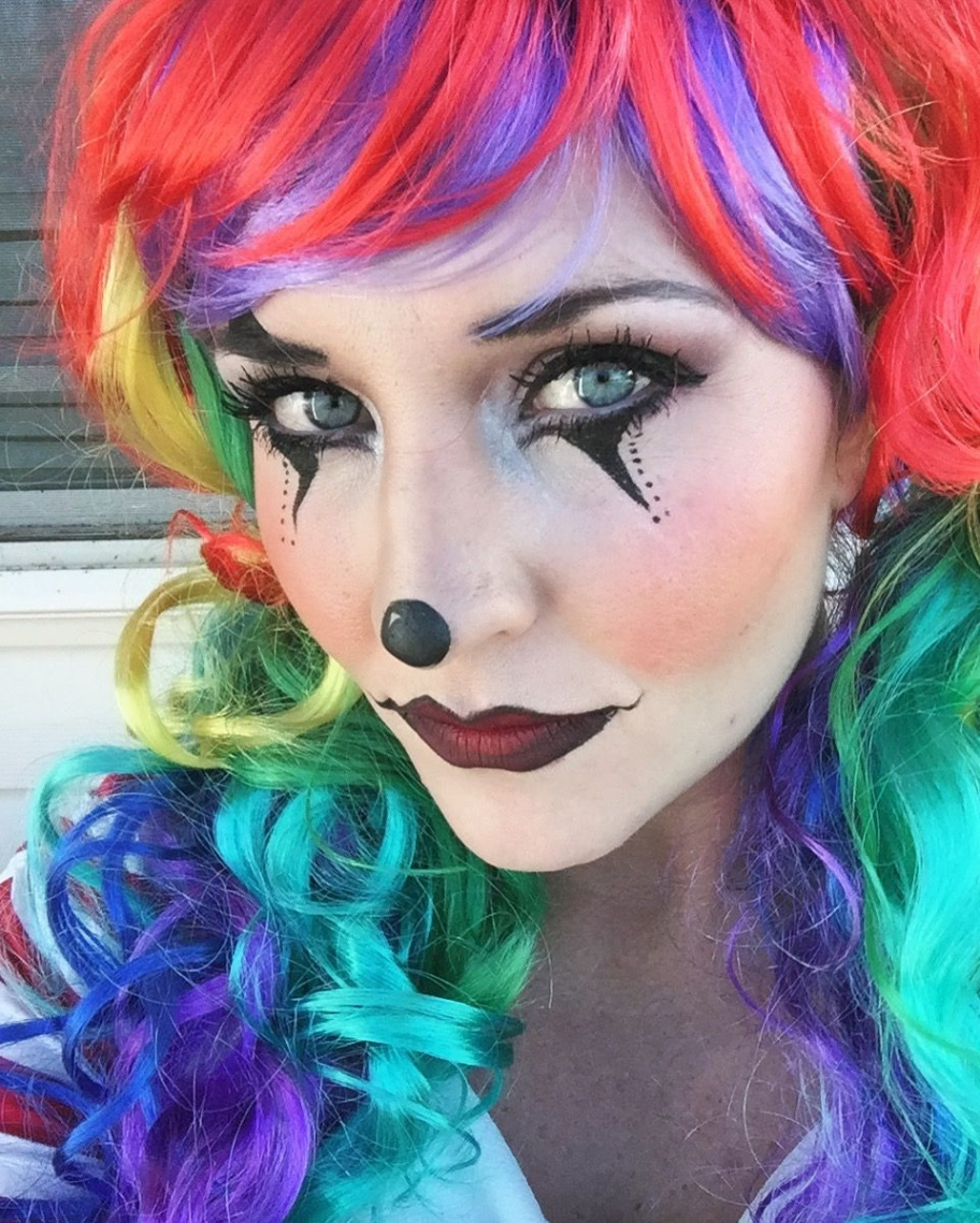 Halloween cute clown makeup for women