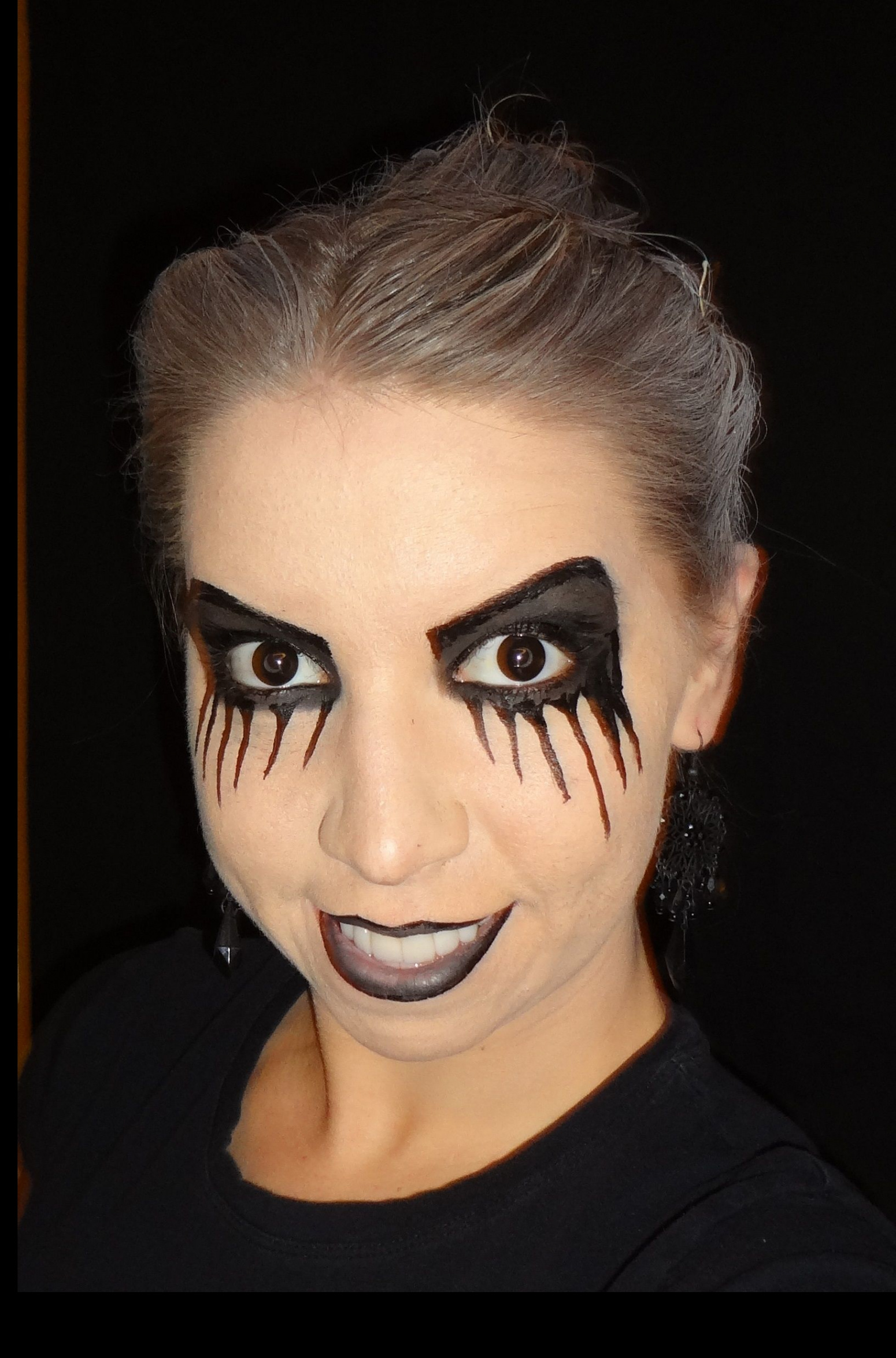 Halloween makeup - black eyes, sinister  Black halloween makeup