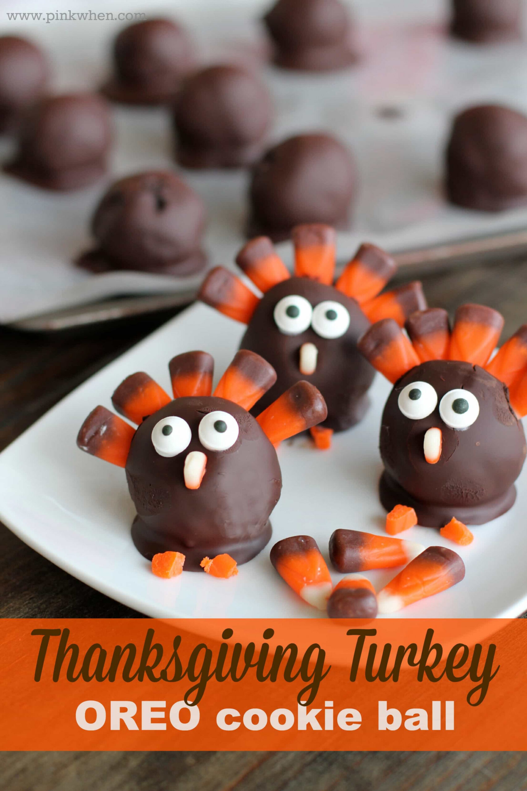 How to Make OREO Turkeys for Thanksgiving - Cute Thanksgiving Desserts