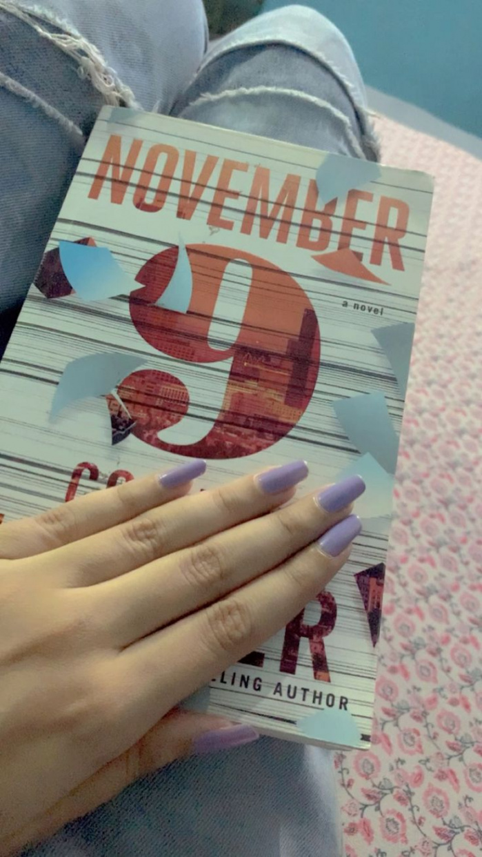 november  colleen hoover romance book 📕 💕 💅 nails in