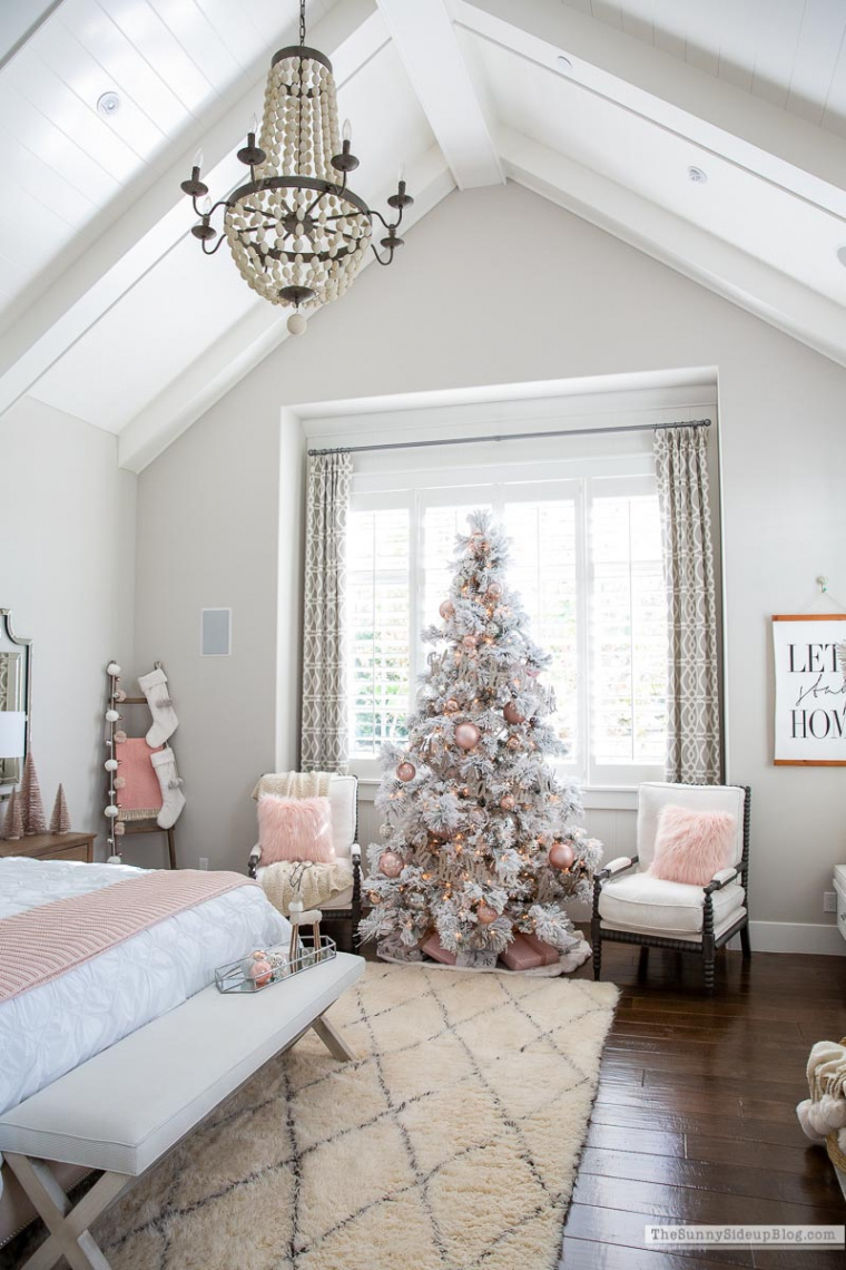 Pink Christmas Bedroom - The Sunny Side Up Blog