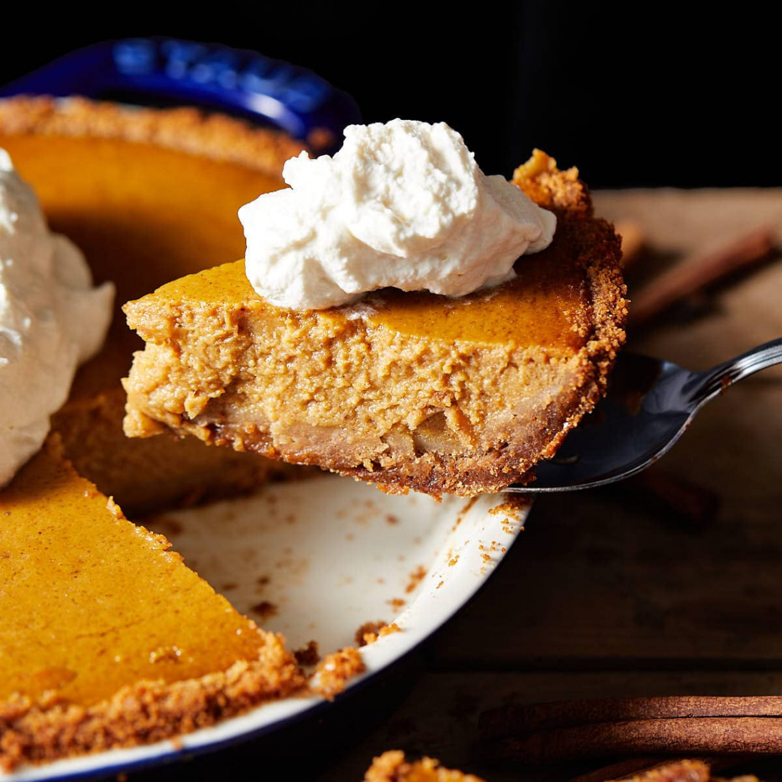 Pumpkin Pie with Graham Cracker Crust