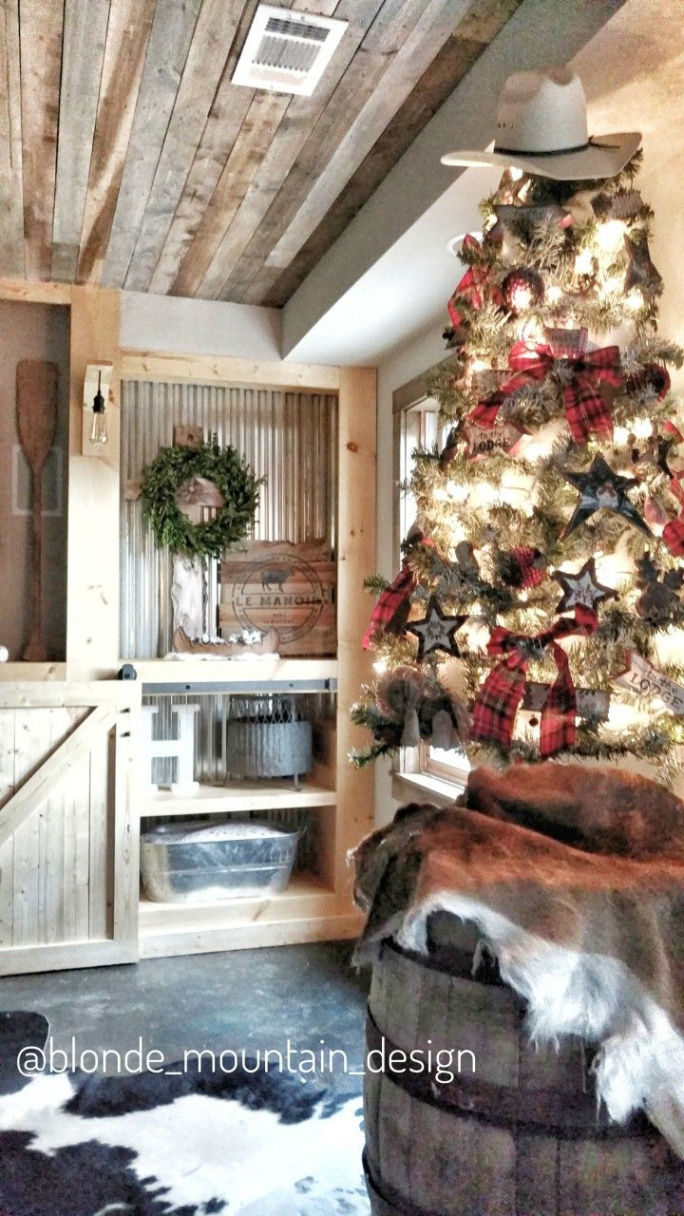 Rustic Christmas tree, rustic Christmas decor, western Christmas