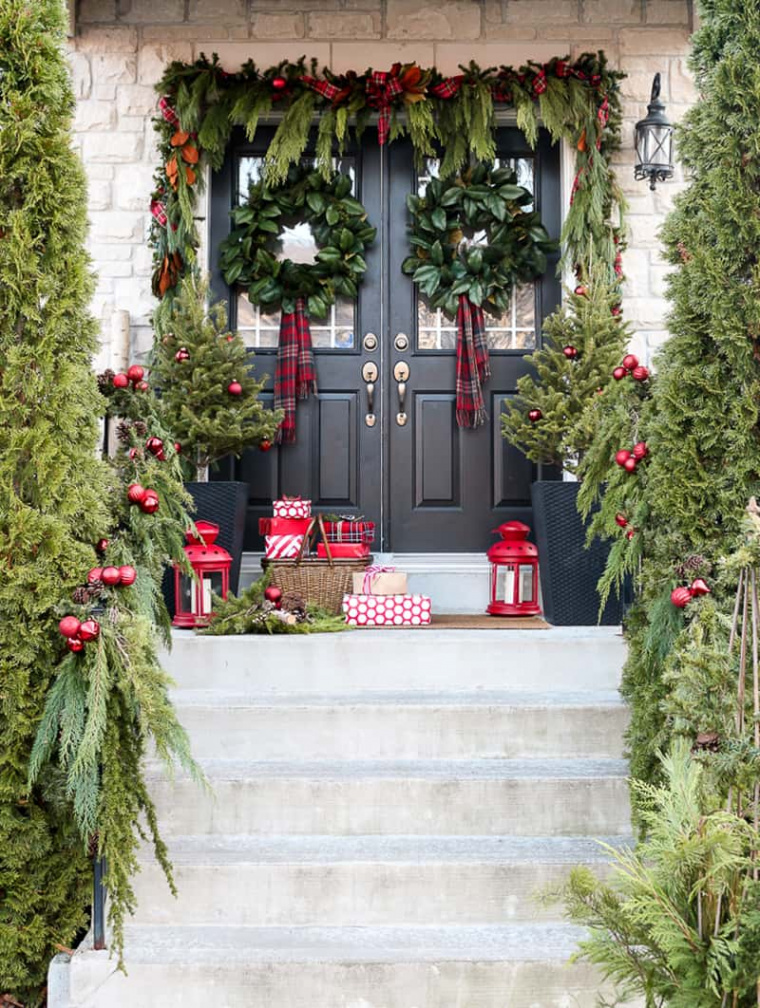 Stunning Outdoor Christmas Decorations To Make The Season Bright