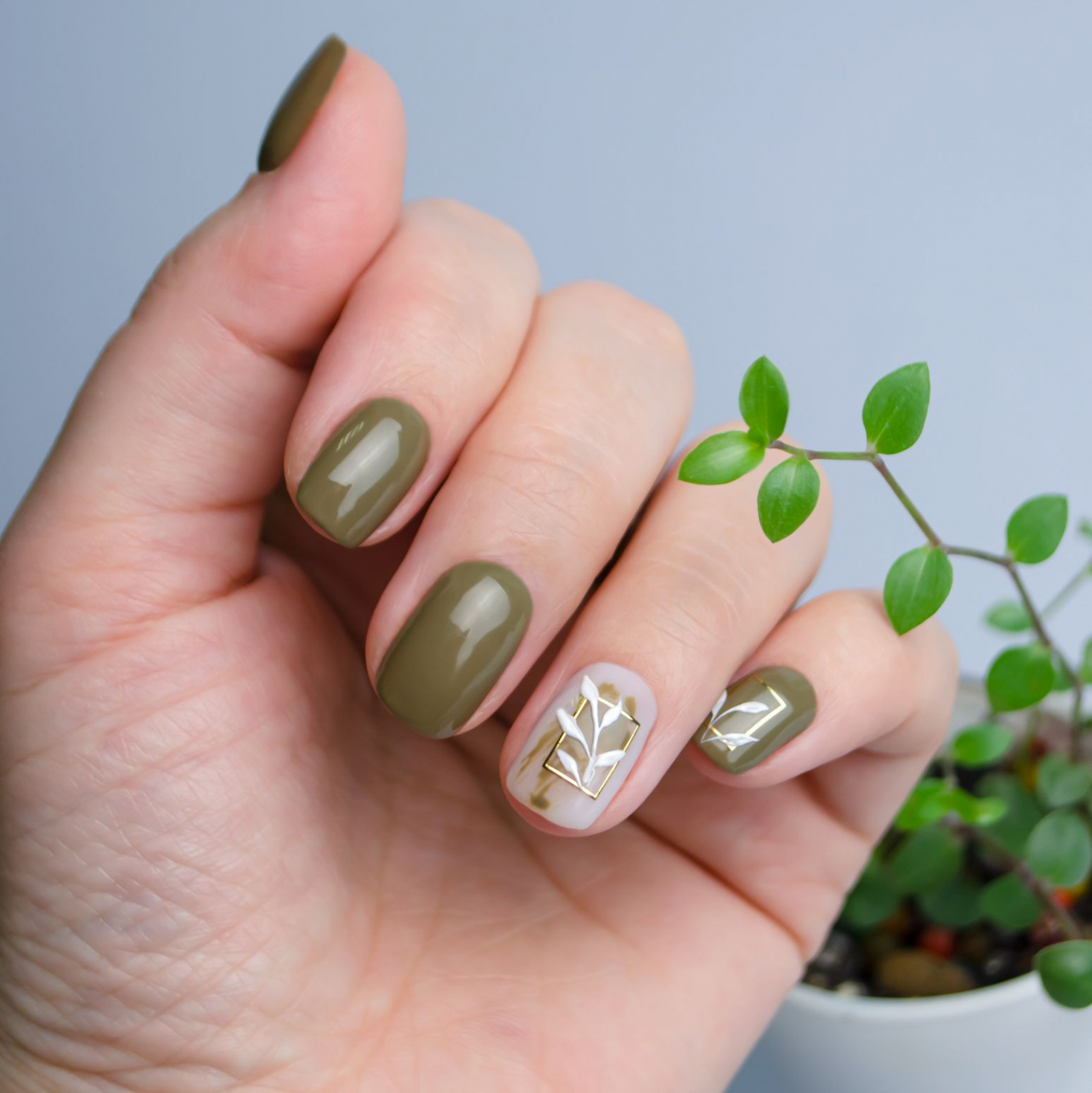 Best Thanksgiving Nails  to Get a Festive Look