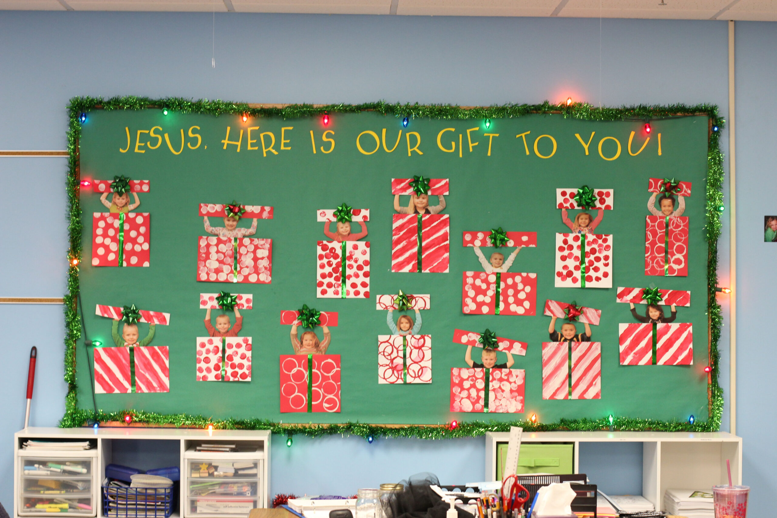 Christmas Bulletin Board   Christmas bulletin, Preschool