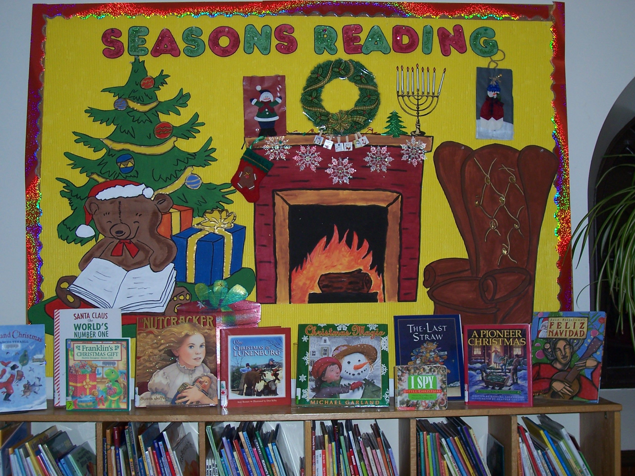 Christmas bulletin board library displays  Christmas library