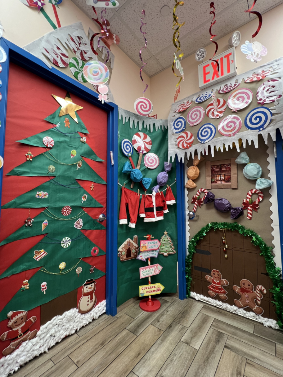 Christmas Classroom Decoration. TeachersMag