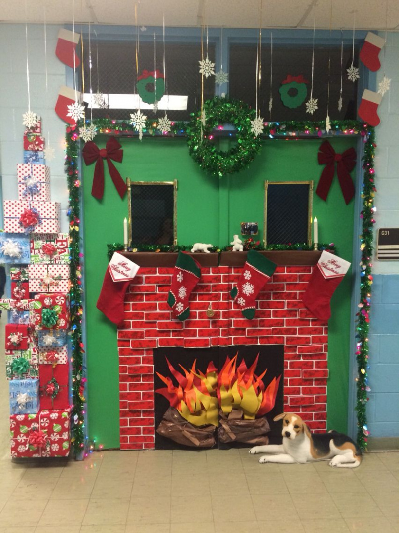 Christmas Classroom Door Decoration: Fireplace  Christmas