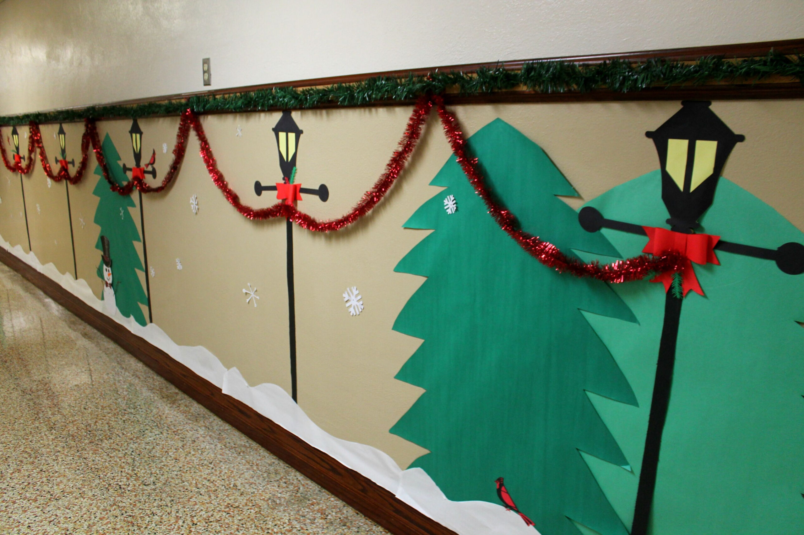 Christmas hallway decorations for school  Classroom christmas