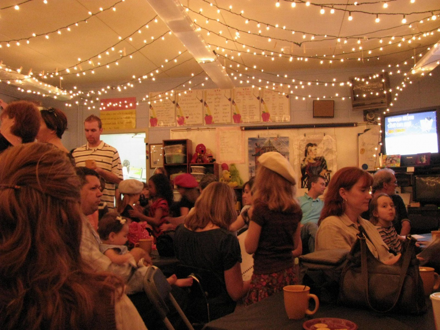 Christmas lights in classroom  Elementary classroom christmas