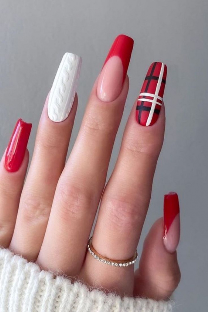 Cutest Christmas Nail Art Ideas You