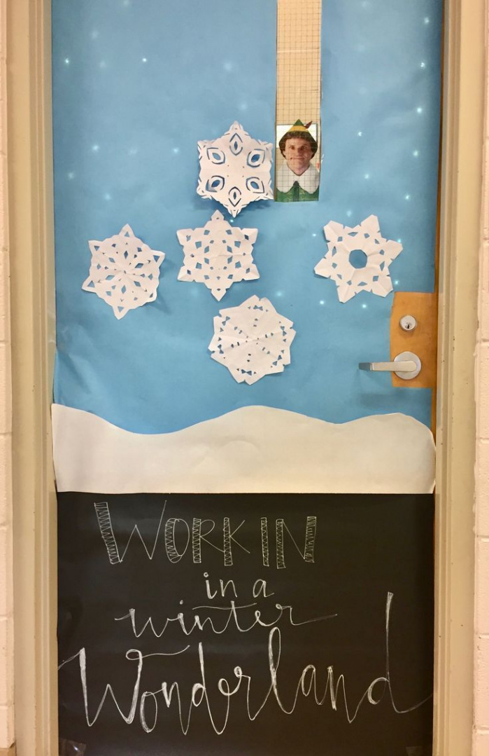 Easy Christmas Crafts  Winter classroom decorations, Door