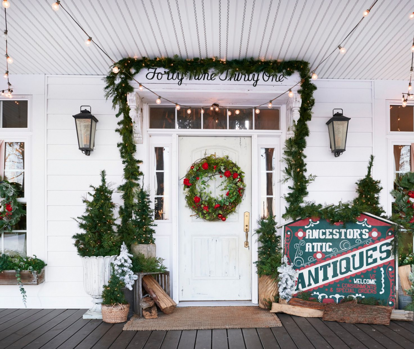 Festive Ideas for Front Door Christmas Decorations