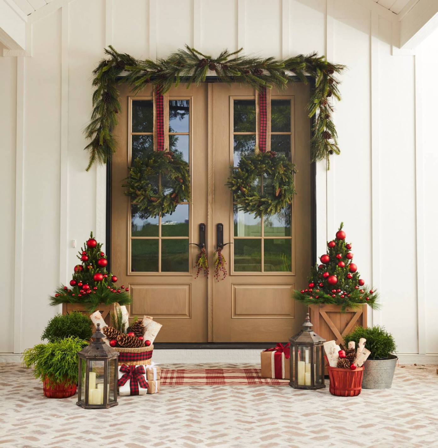 Festive Ideas for Front Door Christmas Decorations