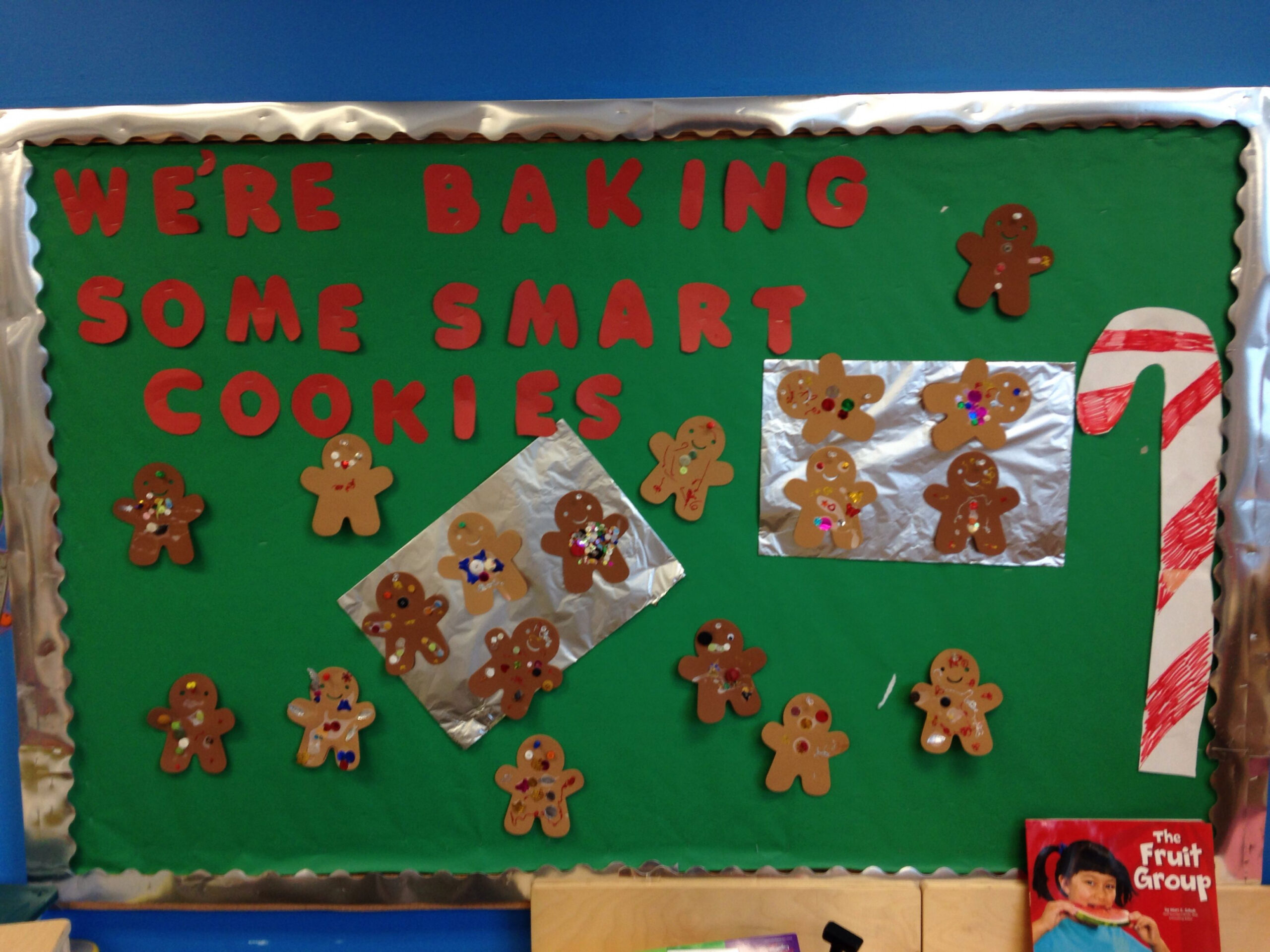 Gingerbread bulletin board!  Christmas classroom, Preschool