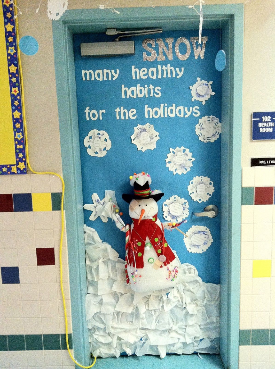 Our school hosted a Christmas door decorating contest Let me