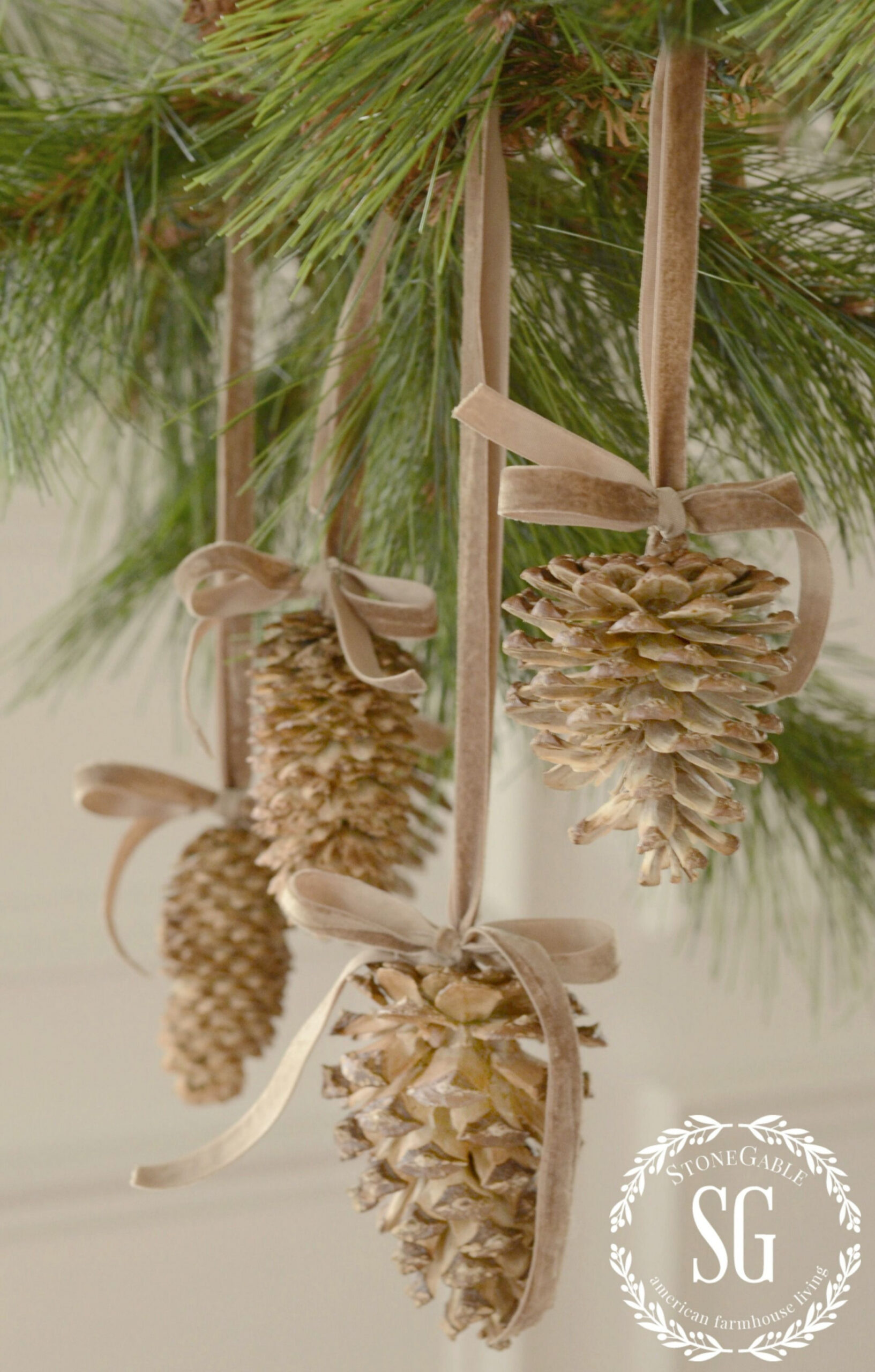 Pine Cone Ornaments - Pine Cone Holiday DIYs