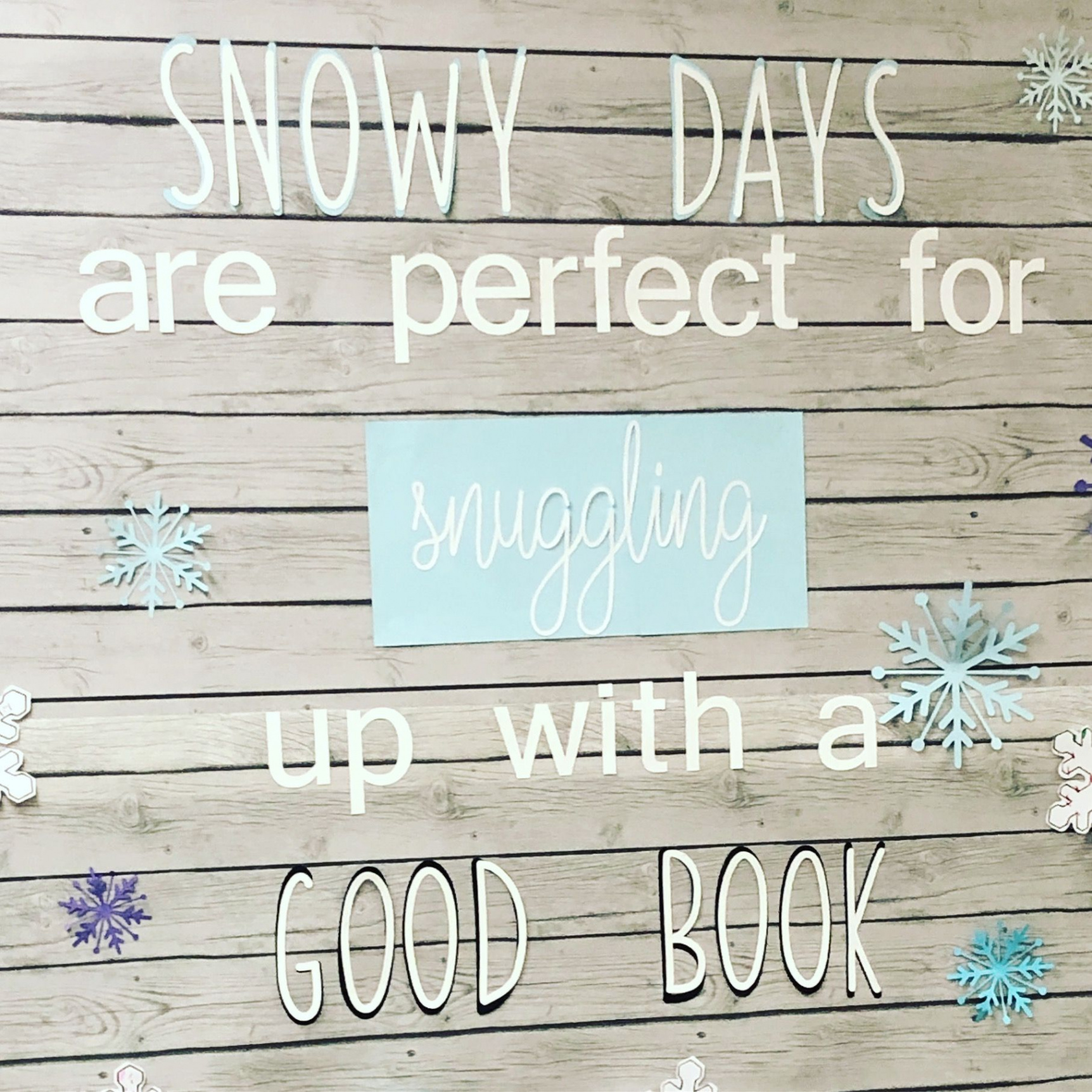 Rustic winter bulletin board to encourage reading! @prettyboard