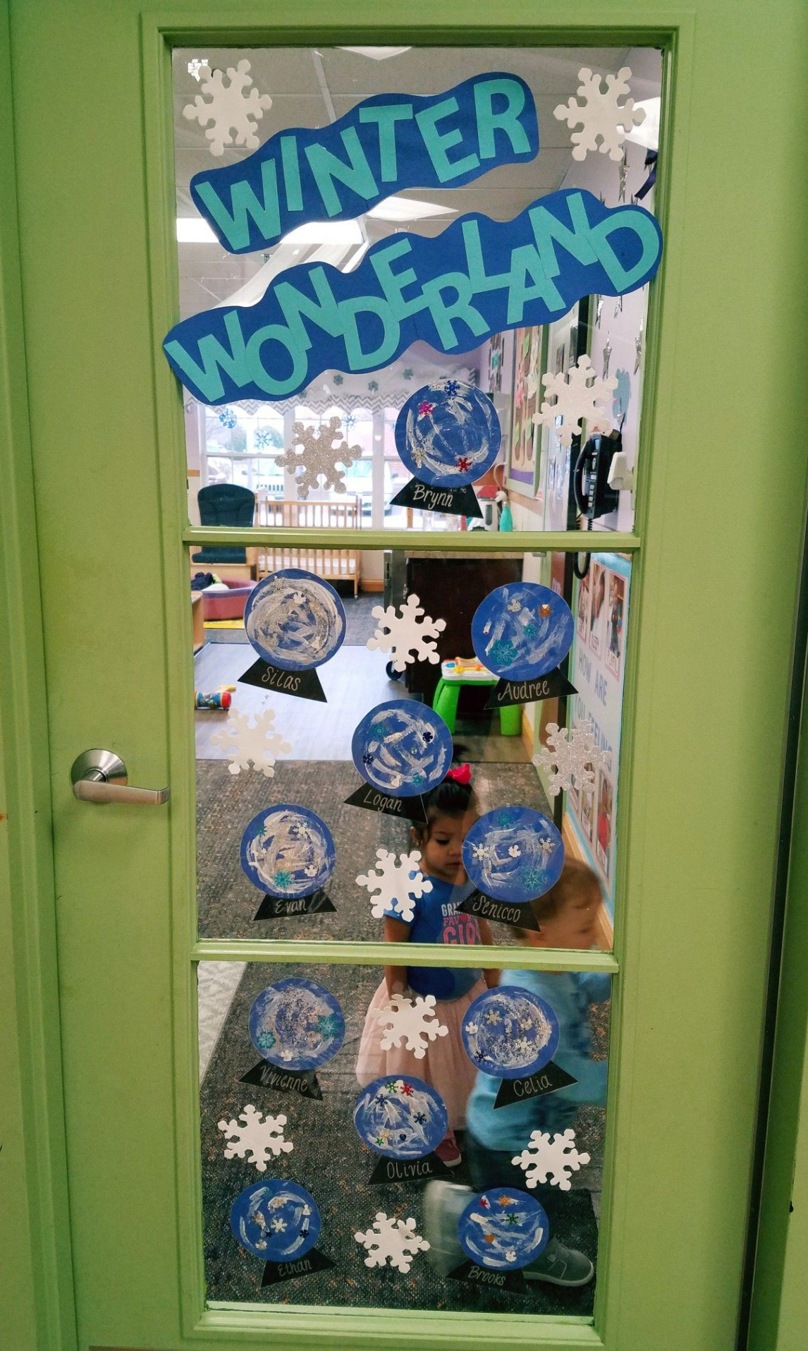 Snowglobes. Infant art projects. Winter door decorations