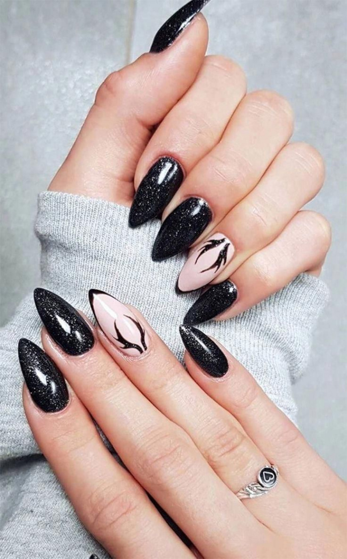 Top  Nail Trends to Try This Year  Unhas amendoada, Unhas