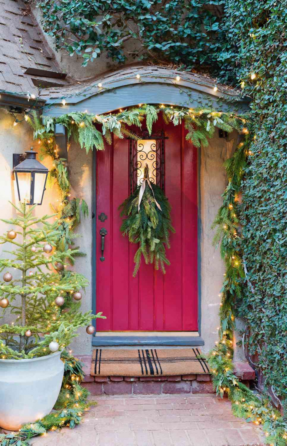 Ways to Decorate Your Front Porch for Christmas