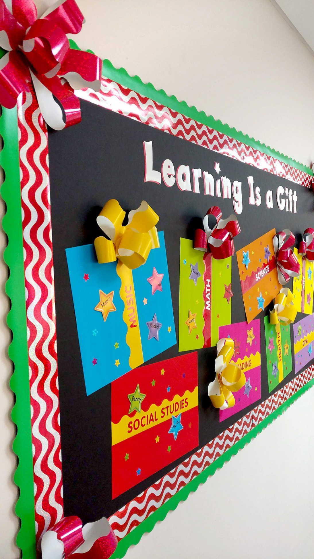 Christmas & Winter Bulletin Boards & Door Displays that Dazzle