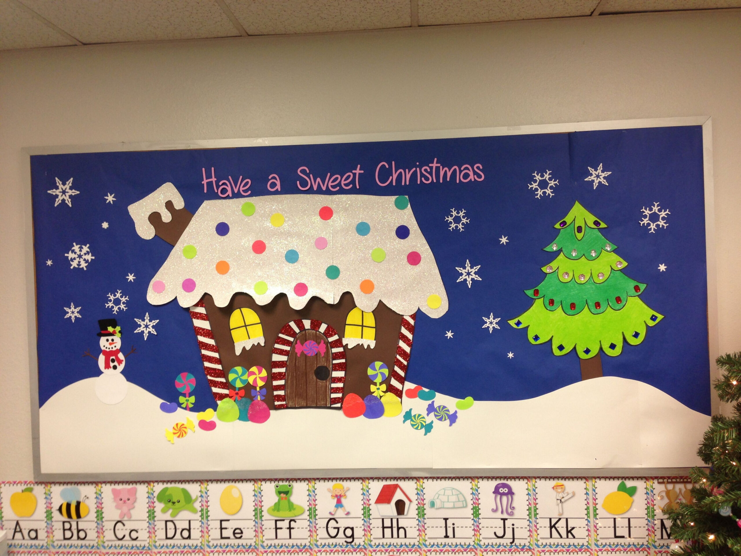 Christmas Bulletin Board, gingerbread house  Christmas classroom