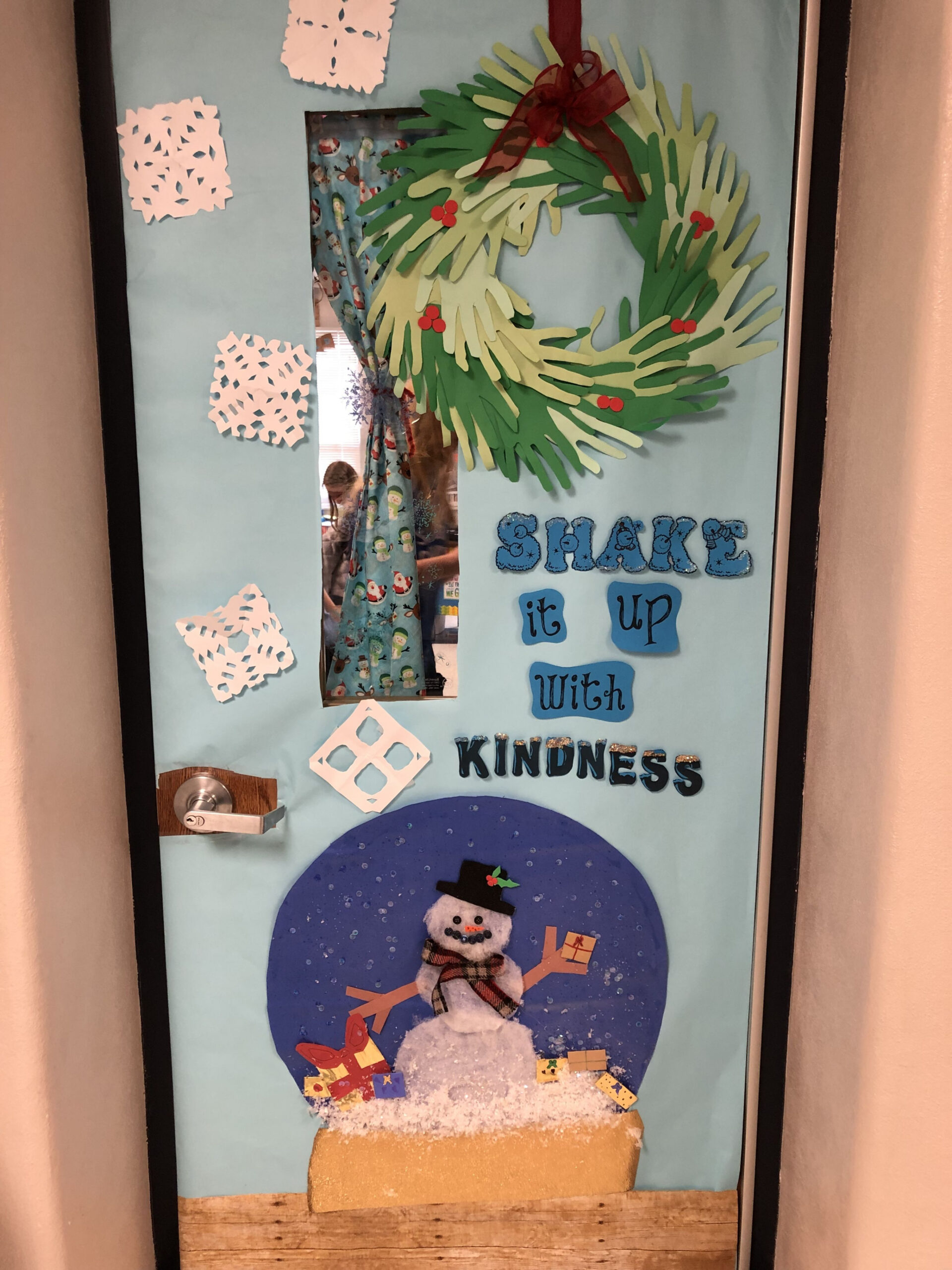 Christmas Kindness Door  Classroom decor, Christmas, Classroom board