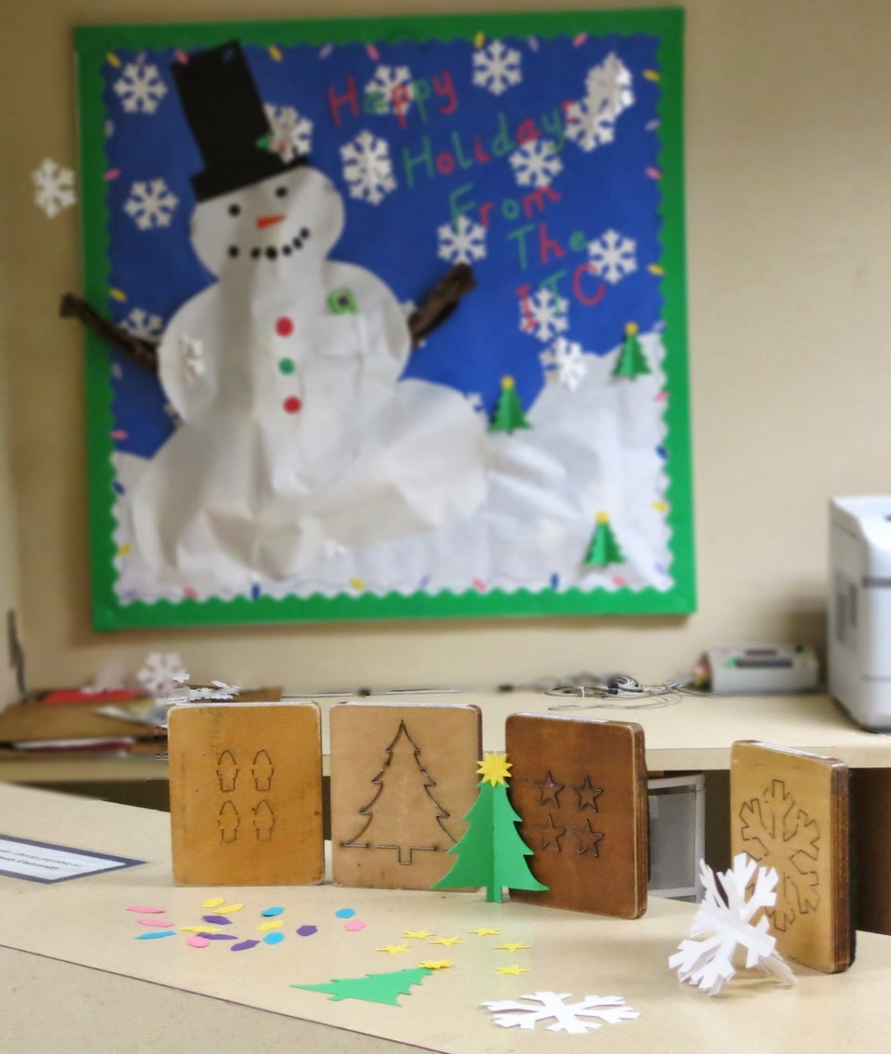 ITC Chronicles: Creating a D Bulletin Board with some Holiday Cheer