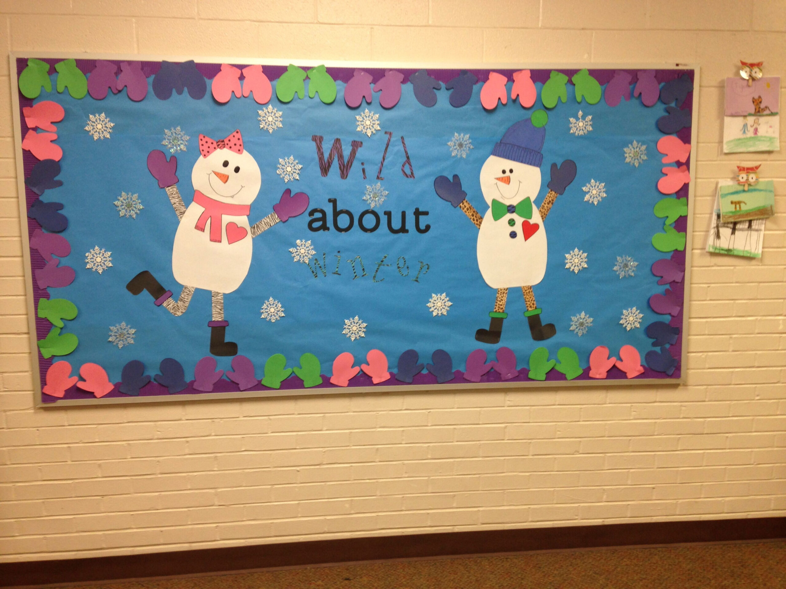 Winter bulletin board!  Winter bulletin boards, School crafts